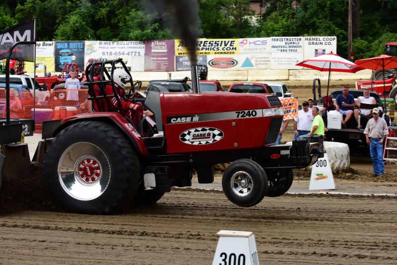 9500 PRO FARM TRACTORS